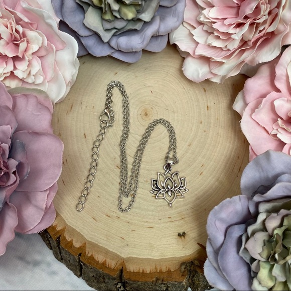 Vintage 3 in 1 Lotus Flower Pendant Necklace - Picture 14 of 16